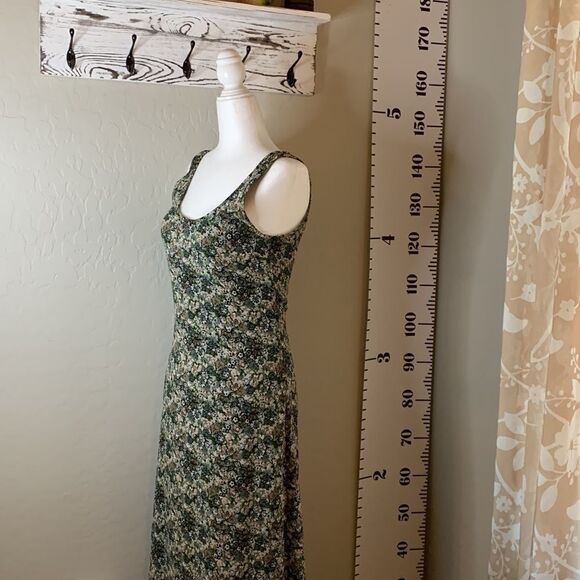 𝅺H&M green floral maxi dress with back zipper sleeveless silky fabric Size 2 - Picture 4 of 9